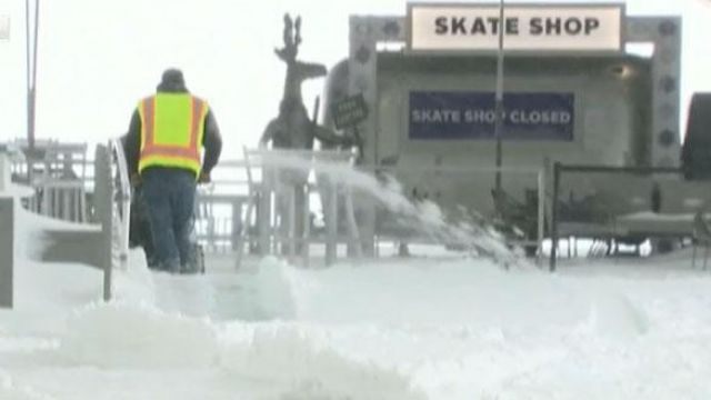 Fox news today: Coast-to-Coast storms threaten Thanksgiving travelers