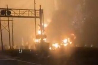 Political News: Port Neches explosions: 60,000 people forced to evacuate after explosions at Texas chemical plant – CBS News