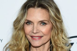 Fox news today: Michelle Pfeiffer stuns fans with makeup-free photo ahead of Thanksgiving: ‘Beautiful’