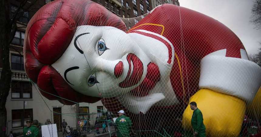 Political News: Macy’s parade balloons fly despite gusty winds – NBC News