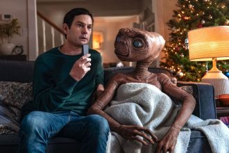 Political News: ‘E.T.’ Phones Home Again In Reunion Short Film Premiering On NBC And Syfy – Deadline