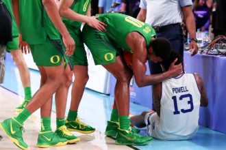 Latest Sports News: Oregon freshman apologizes for tripping Seton Hall’s Myles Powell – ESPN