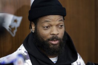 Latest Sports News: Yelling from Cowboys locker room after loss was Michael Bennett’s encouragement – Yahoo Sports