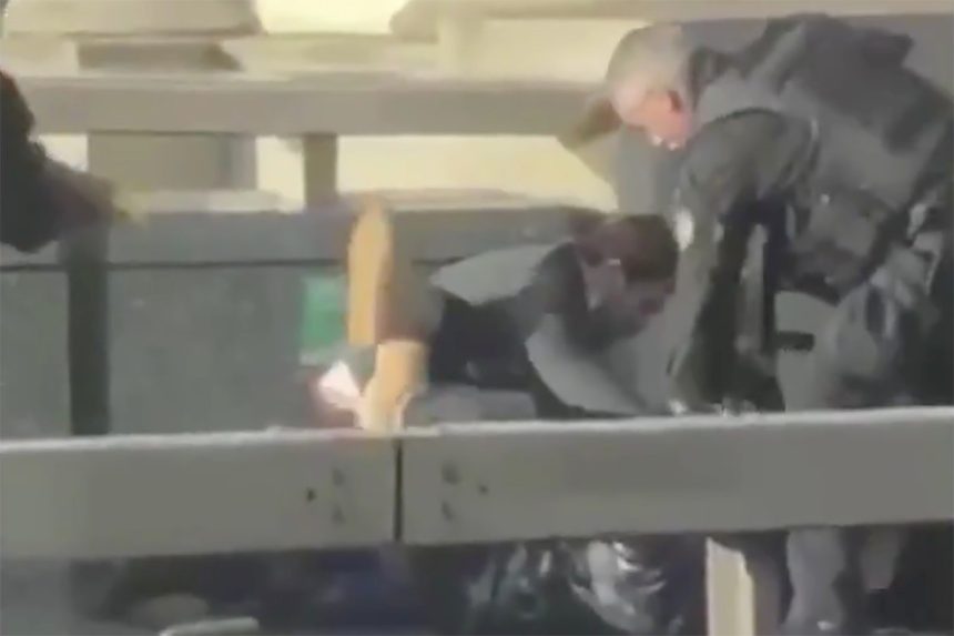 Latest News: Watch: Moment police shot London Bridge terrorist Usman Khan – New York Post
