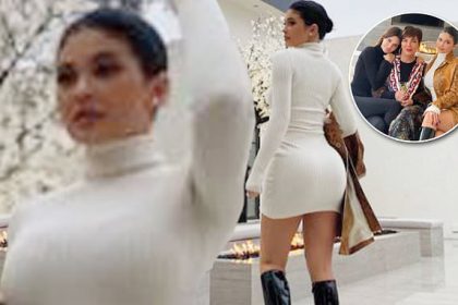 Latest in Music Kylie Jenner looks like a total dish as she flashes her killer curves – Daily Mail