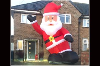 Fox News Today: Dad orders wrong inflatable Santa, watches it inflate to the size of his two-story house