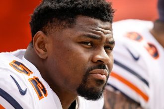 Fox News Today: Chicago Bears’ Khalil Mack pays off 300 holiday layaway accounts at hometown Walmart