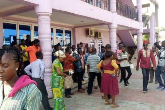 Scores besiege Zoe Embassy Church over locked up funds with pastor’s companies