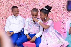 Two kids 