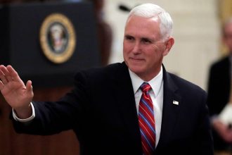pence-tells-wisconsin-rally-packers-will-defeat-pelosi’s-49ers