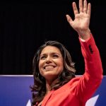 tulsi-gabbard-wins-push-up-contest-at-new-hampshire-town-hall
