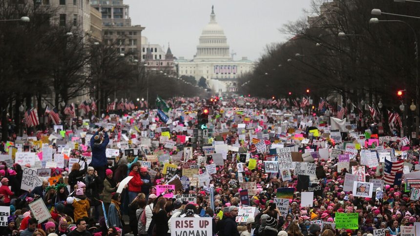 national-archives-apologizes-for-blurring-anti-trump-signs-in-women’s-march-photo:-‘we-made-a-mistake’