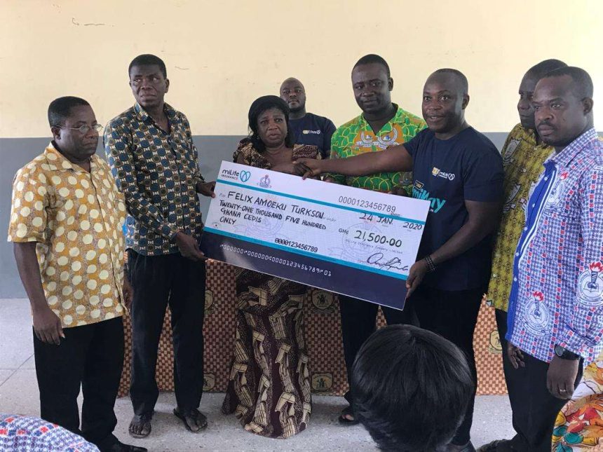 dompoase-accident-victim’s-family-receives-claim-from-gnat-milife
