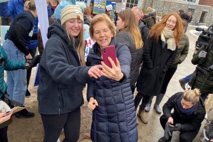 Democracy 2020 Digest: Struggling Warren pulls back from South Carolina, puts her chips on Nevada