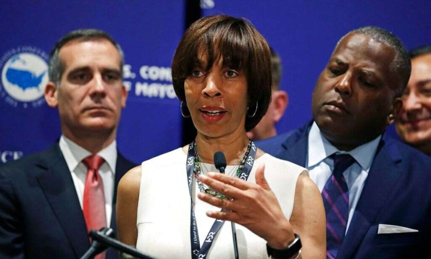 Prosecutors recommend nearly 5-year sentence for ex-Baltimore mayor in 'Healthy Holly' scandal