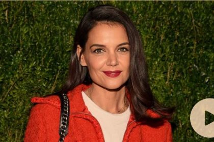 Katie Holmes appears to have a new man in her life one year after her rumored split from Jamie Foxx.