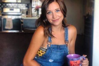 Taylor Misiak Wiki: Husband, Age and Contact Details