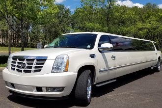 3 Effective Tips to Ensure a Safe Trip from a Limo Service