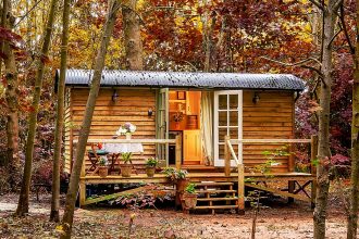 4 Stunning Ideas For Decorating A Summer house