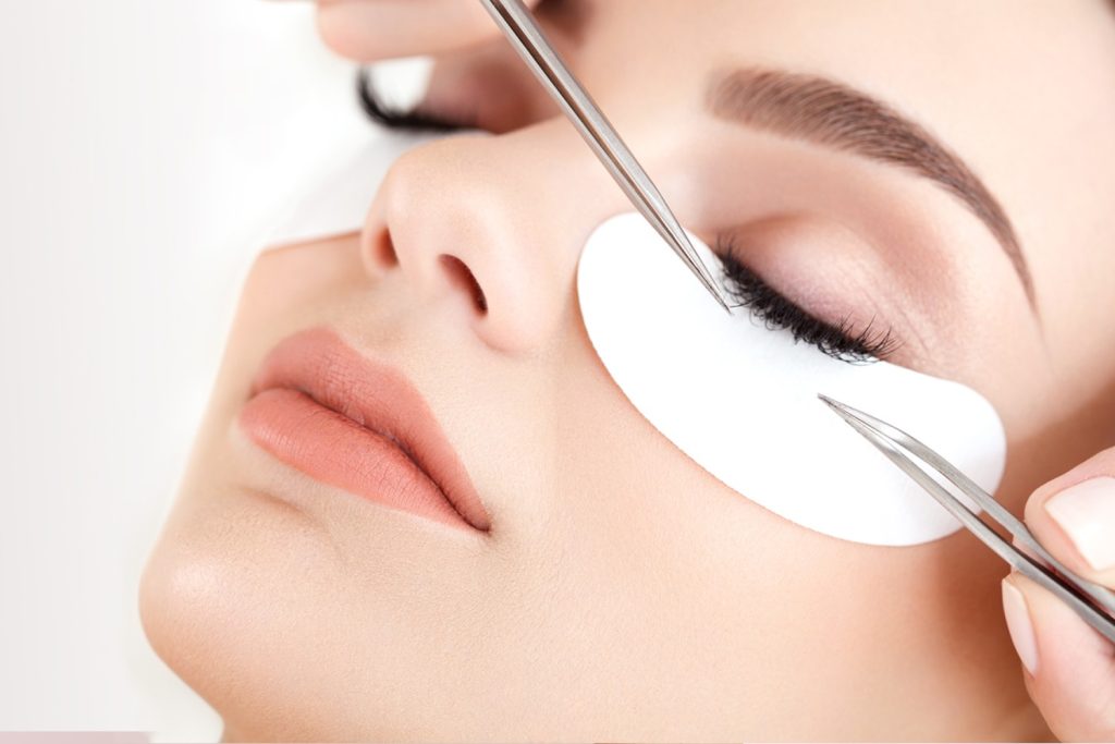 How to Apply Eyelash Extensions: A Helpful Guide