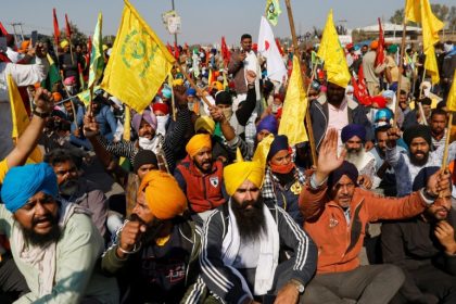 Farmers to burn farm law copies as 'Holika Dahan' - Emerging Farmers Protest Looms