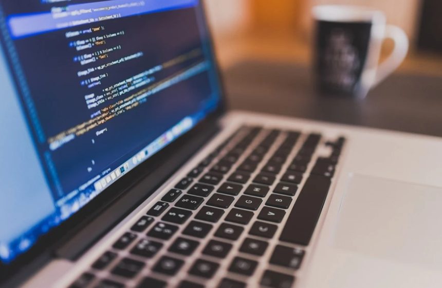 Who is middle Only when a junior gains experience and is ready to show independence in solving problems, he becomes a middle-developer.