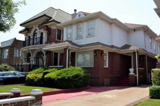 A Layman's Guide to FHA vs Traditional Loans