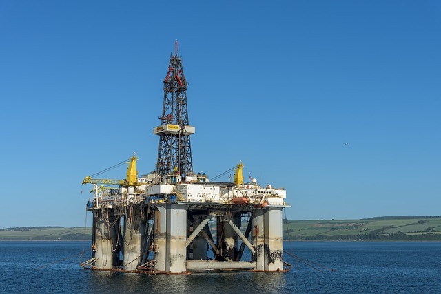 5 Tips for Investing in the Oil and Gas Industry
