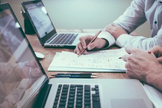 How to Become a Consultant