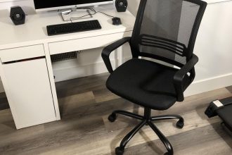 Would you like to know how to clean an office chair? Do you know how to go about it? Read on to learn what you need to know on the subject.