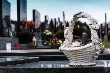WHY SHOULD ONE HIRE A FUNERAL DIRECTOR IN CLEVELAND? 