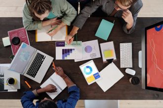 What is a Strategic Business Plan? Before we start explaining how to make a strategic plan, let's see what exactly it consists of. Strategic planning is an organizational management activity used for the following purposes: