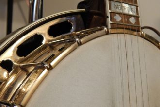 Your Absolute Guide to Using an Electronic Tuner to Tune Your Banjo: Best Facts and Tips