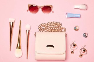 How to Dropship on Shopify to Earn Profits Online