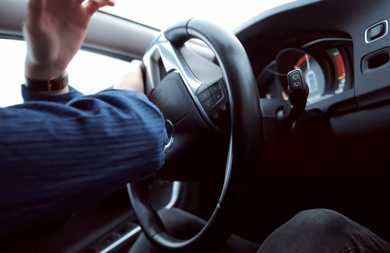 A Helpful Guide on What to Do if Injured by a Distracted Driver