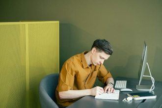 Four Smart Tips For Business Students