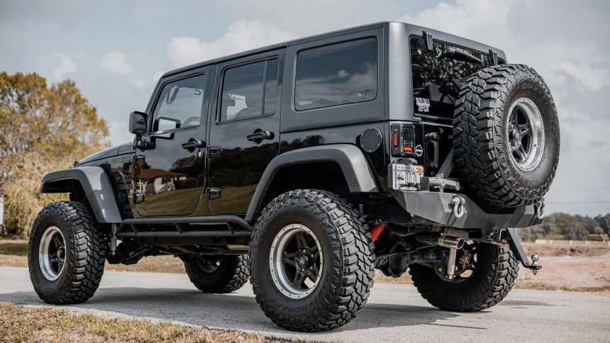 What Are The Differences Between The CJ7  CJ5 Jeep Wranglers