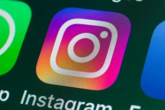INSTANAVIGATION- AN INSTAGRAM VIEWER BEYOND COMPARE