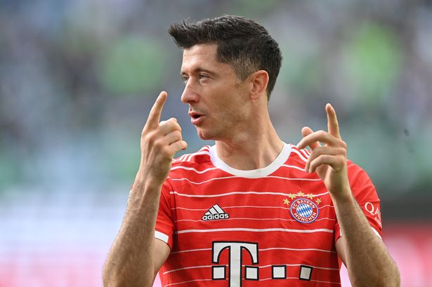 La Liga chief reveals why Barcelona can't sign Robert Lewandoski.
