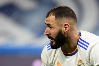 Arsene Wenger reveals the reason behind Karim Benzema's recent form and compares him to Robert Lewandoski.