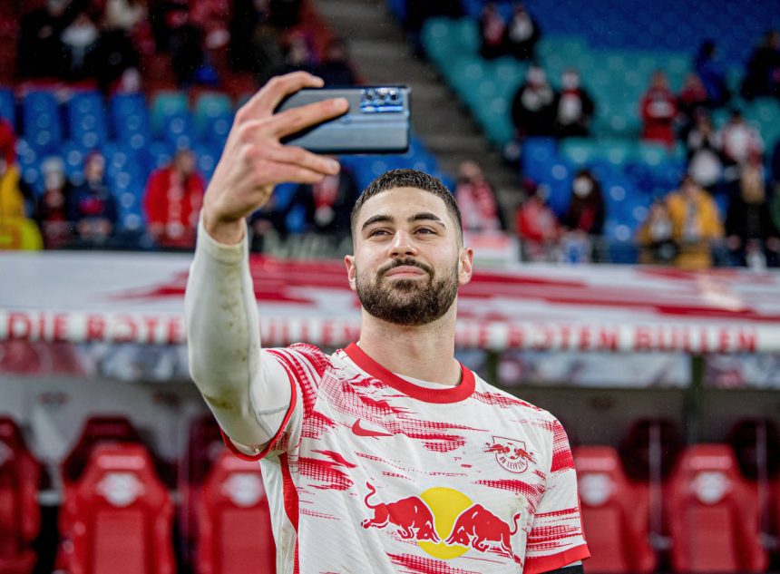Biography, Statistics, and Social media contact of Josko Gvardiol.