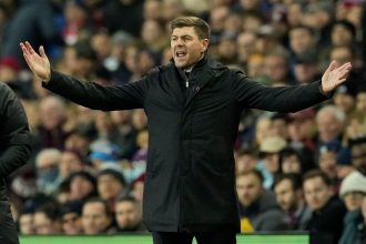 Steven Gerrard names two Chelsea stars among his favorite players in the Premier League.