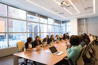 How to Keep Employees Happy: 18 Quick Tips