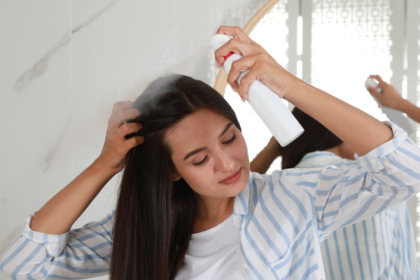 Carry a Dry Shampoo in Your Bag 