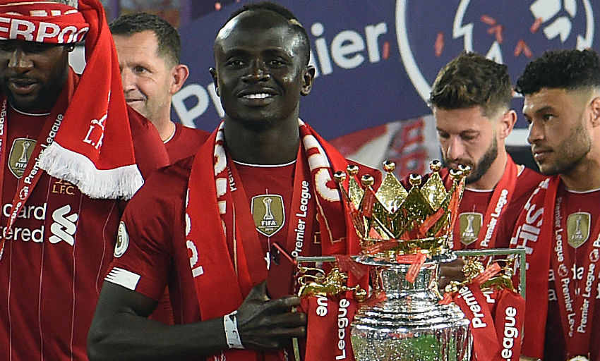 Dean Saunders claims Sadio Mane is going to waste the best two years of his football career at Bayern Munich.