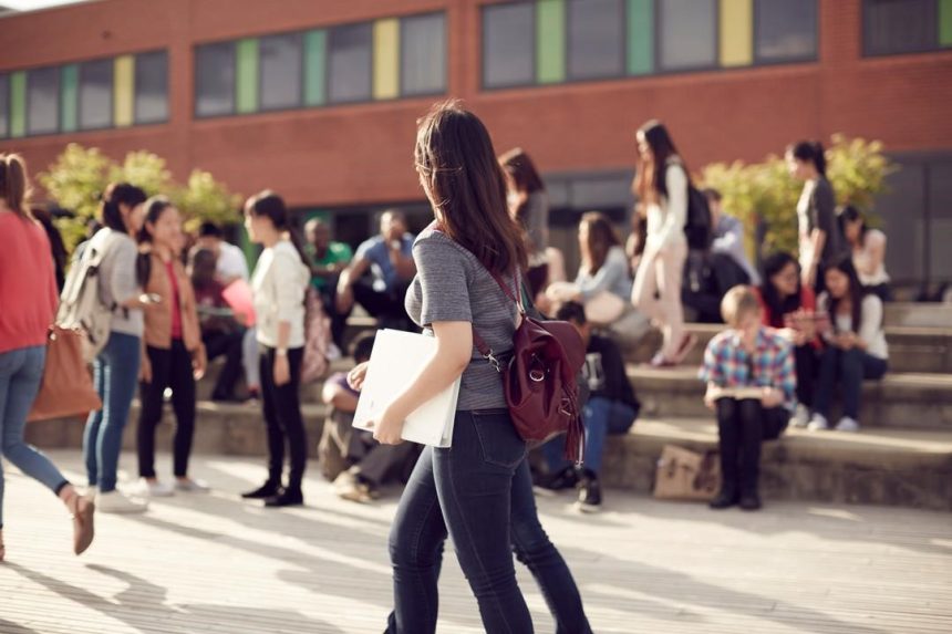 6 Steps to Adapt to Your College Life More Easily