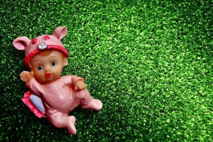 What is Artificial Turf Face Weight?