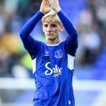 Anthony Gordon urged to stay at Everton for another season.