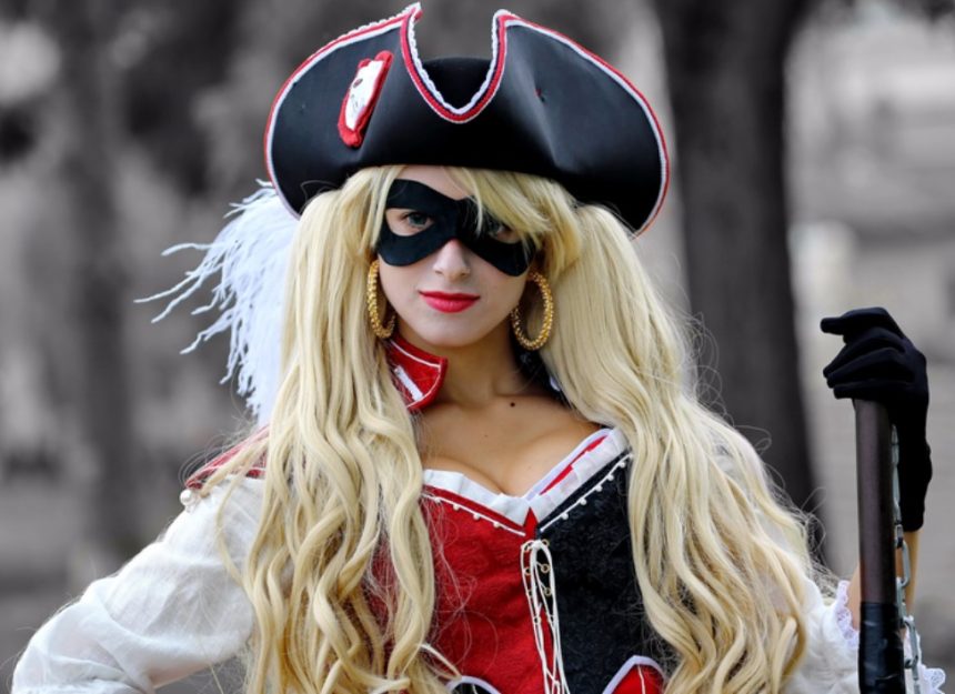 2 Fun New Ways to Purchase a Halloween Costume This Year