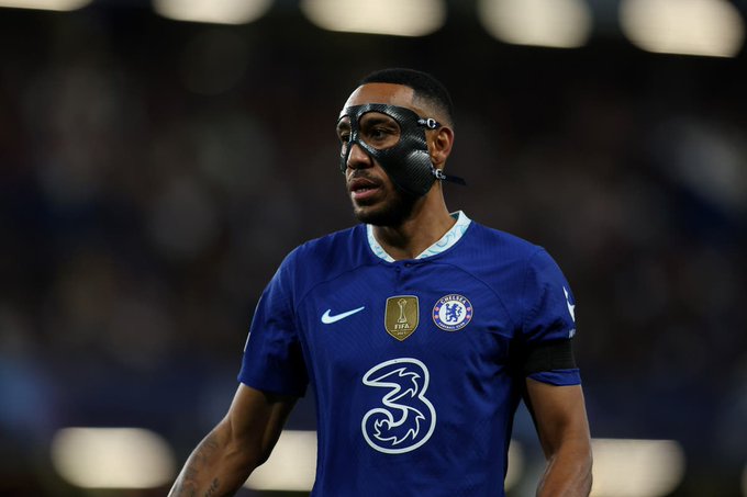 Jimmy Floyd Hasselbaink makes a bold Pierre-Emerick Aubameyang prediction and assesses Chelsea's Premier League winning chances.